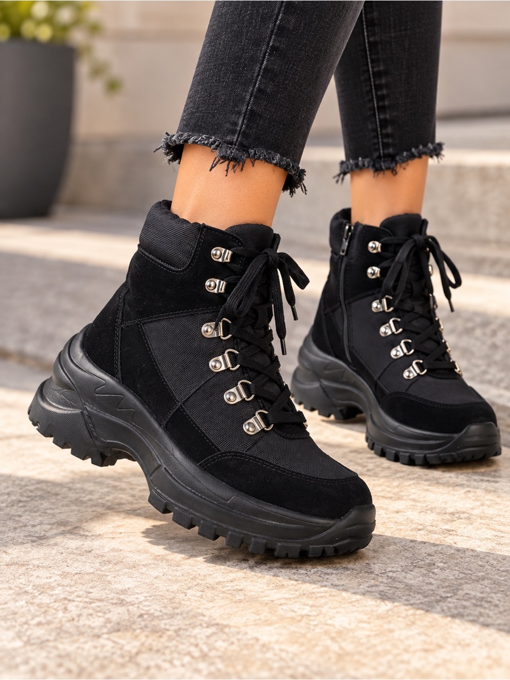 Steve Madden Riland Black Suede Mesh Platform Hiking Combat Boots Women’s 8.5